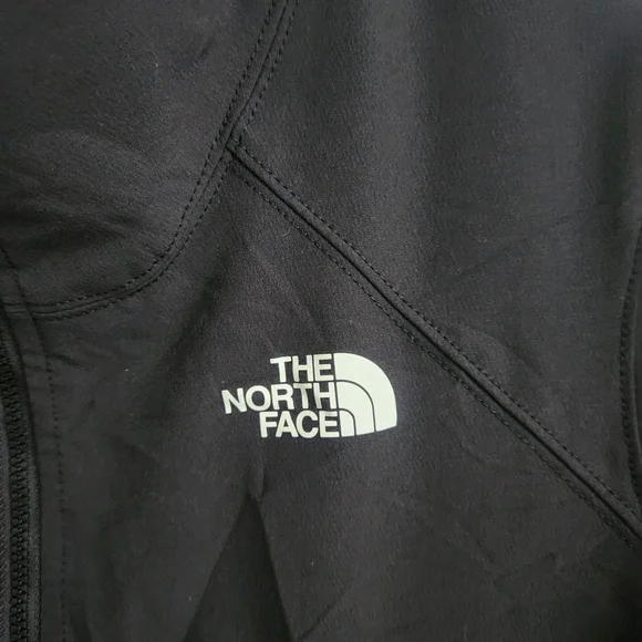 The North Face Women's Black Cropped 1/2 Zip Reversable Pullover, Sm, Windwall - Picture 7 of 9